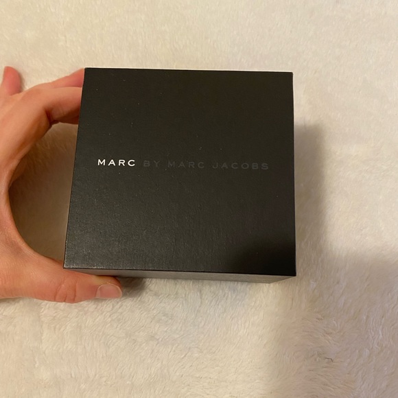 Marc Jacobs Watch - Picture 5 of 6